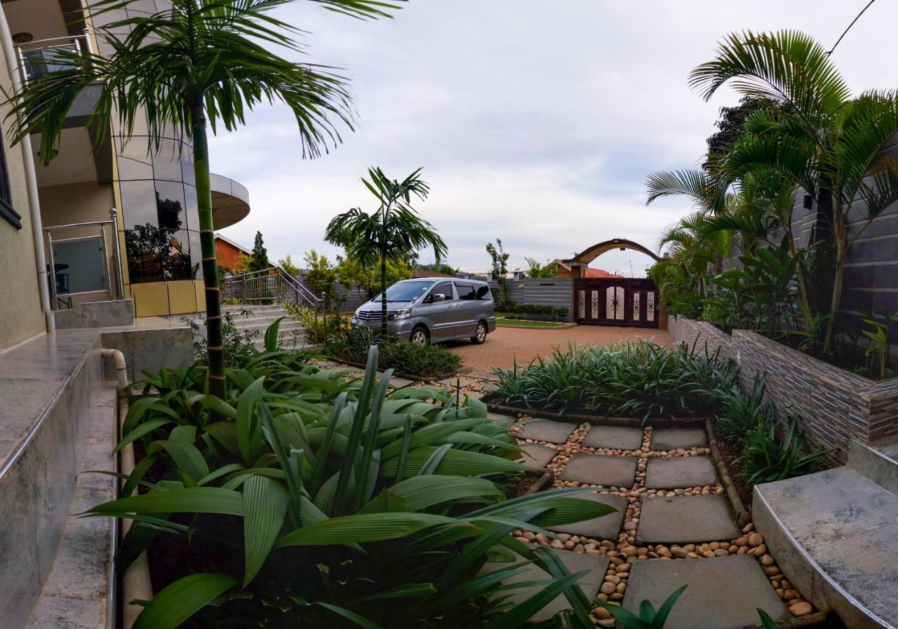 Lubowa Eric Wilkins Apartments מראה חיצוני תמונה