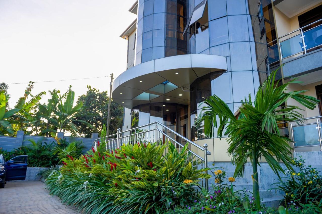 Lubowa Eric Wilkins Apartments מראה חיצוני תמונה