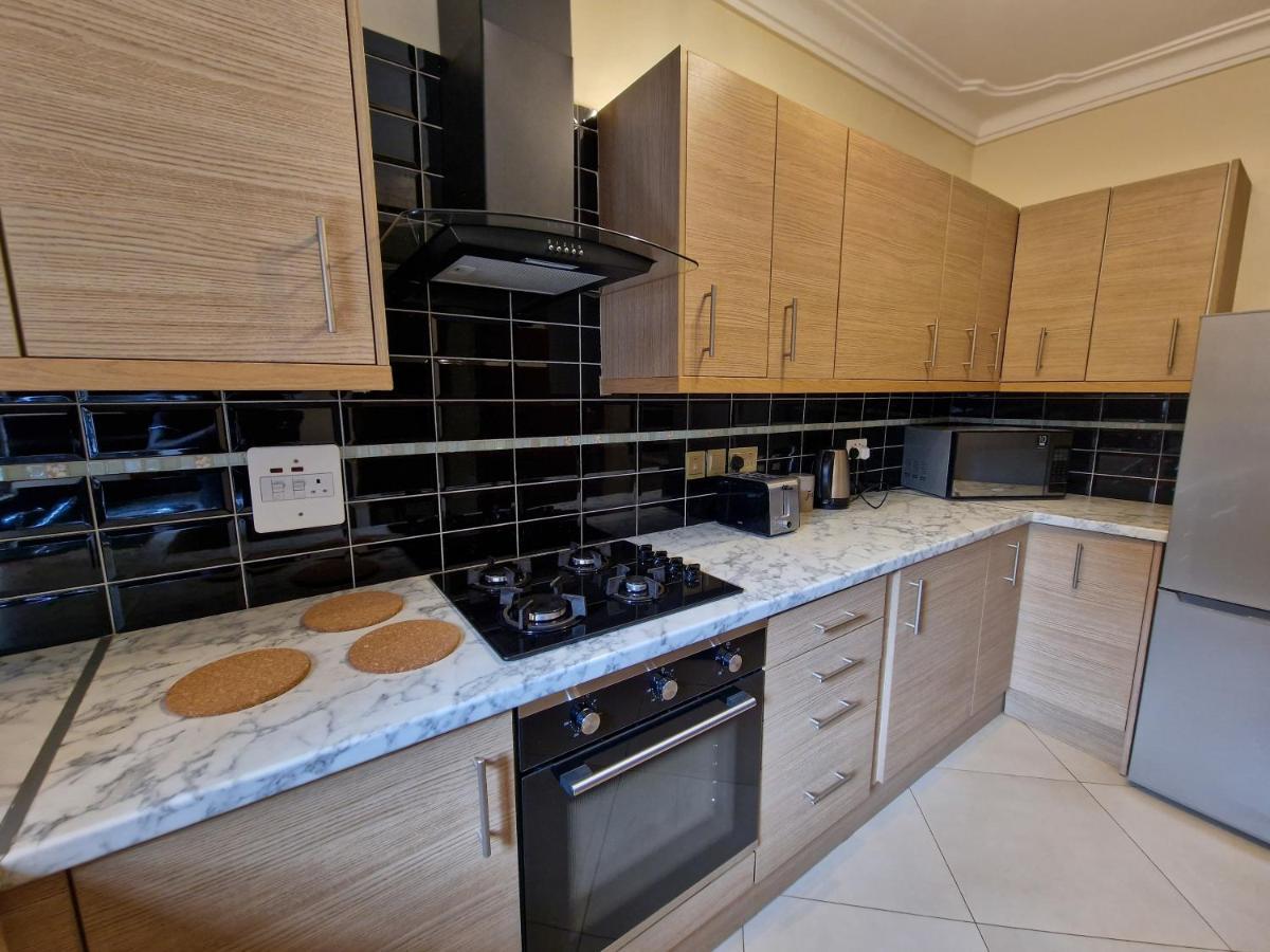 Lubowa Eric Wilkins Apartments מראה חיצוני תמונה