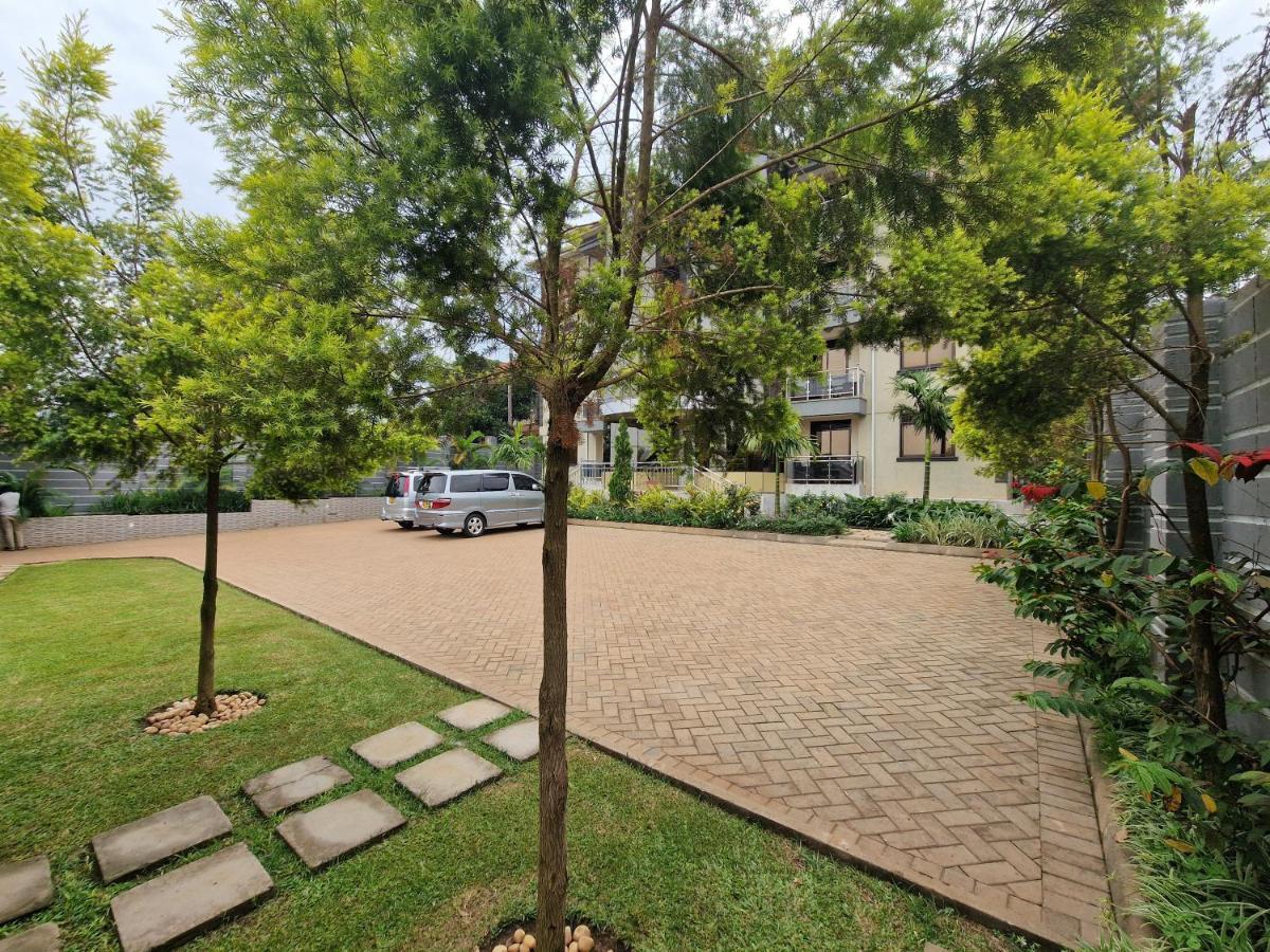 Lubowa Eric Wilkins Apartments מראה חיצוני תמונה