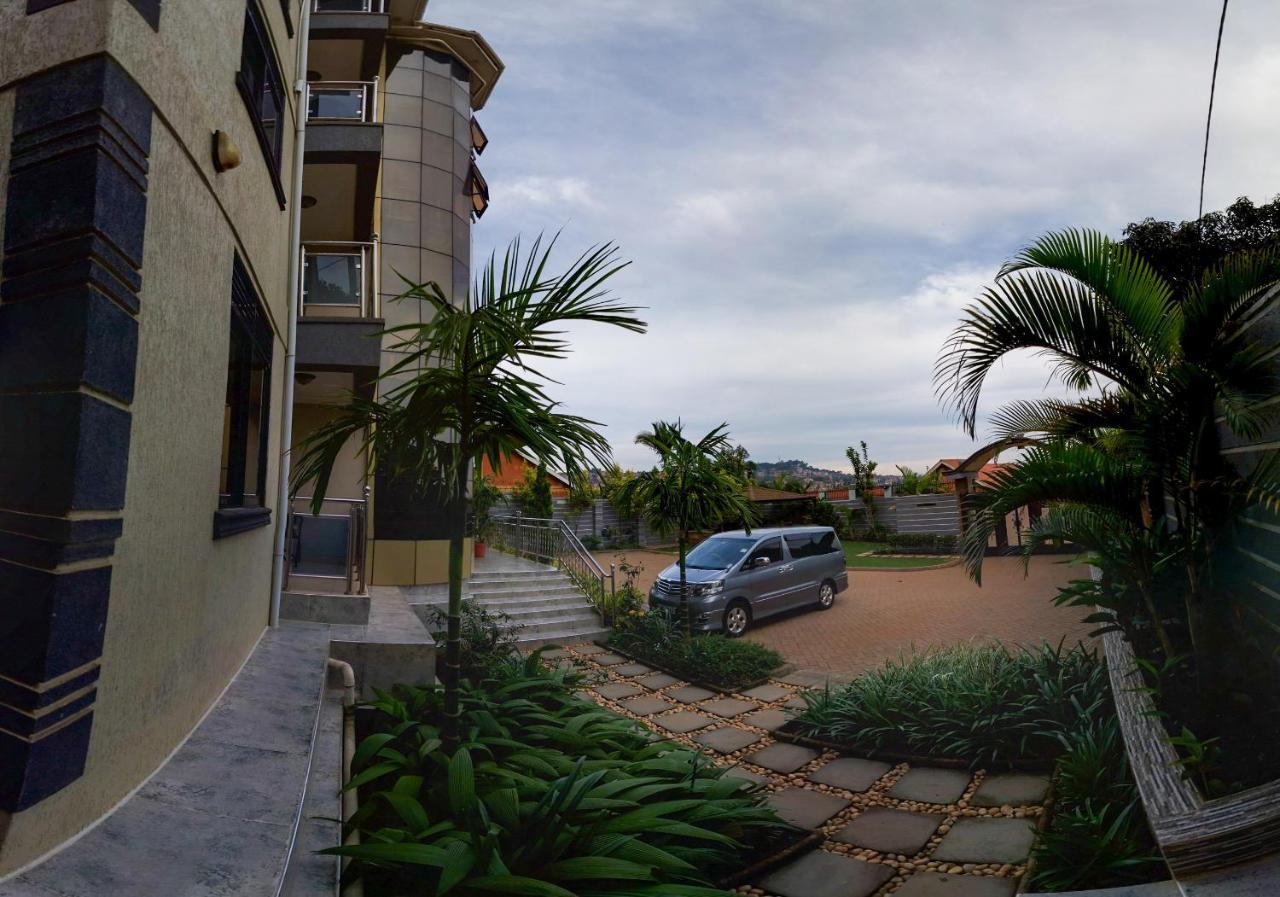 Lubowa Eric Wilkins Apartments מראה חיצוני תמונה